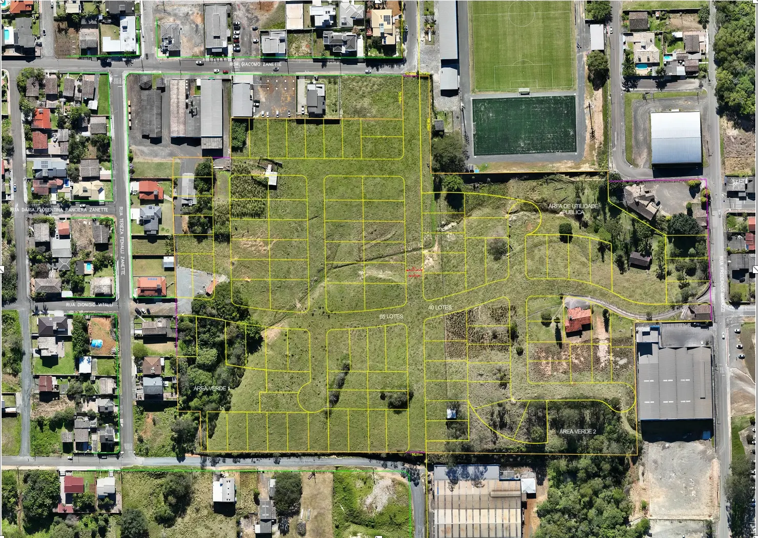 Implantação aérea do Loteamento Residencial Caravaggio em Nova Veneza/SC, com demarcação dos 105 lotes e áreas verdes